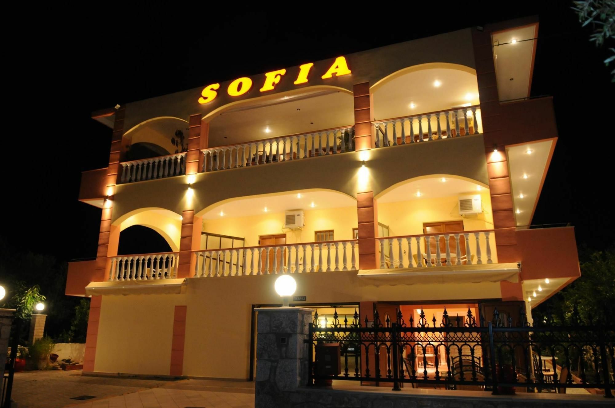 Sofia Apartments Mavrovoúnion 外观 照片